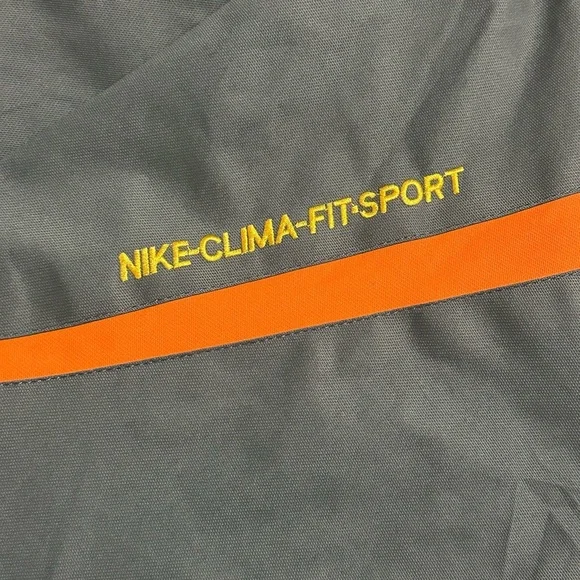 Nike Jacket - Picture 10 of 11